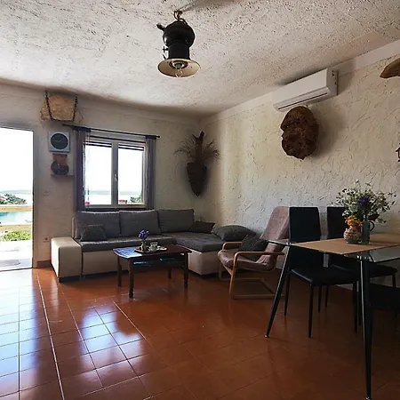 House Nova Nyaraló